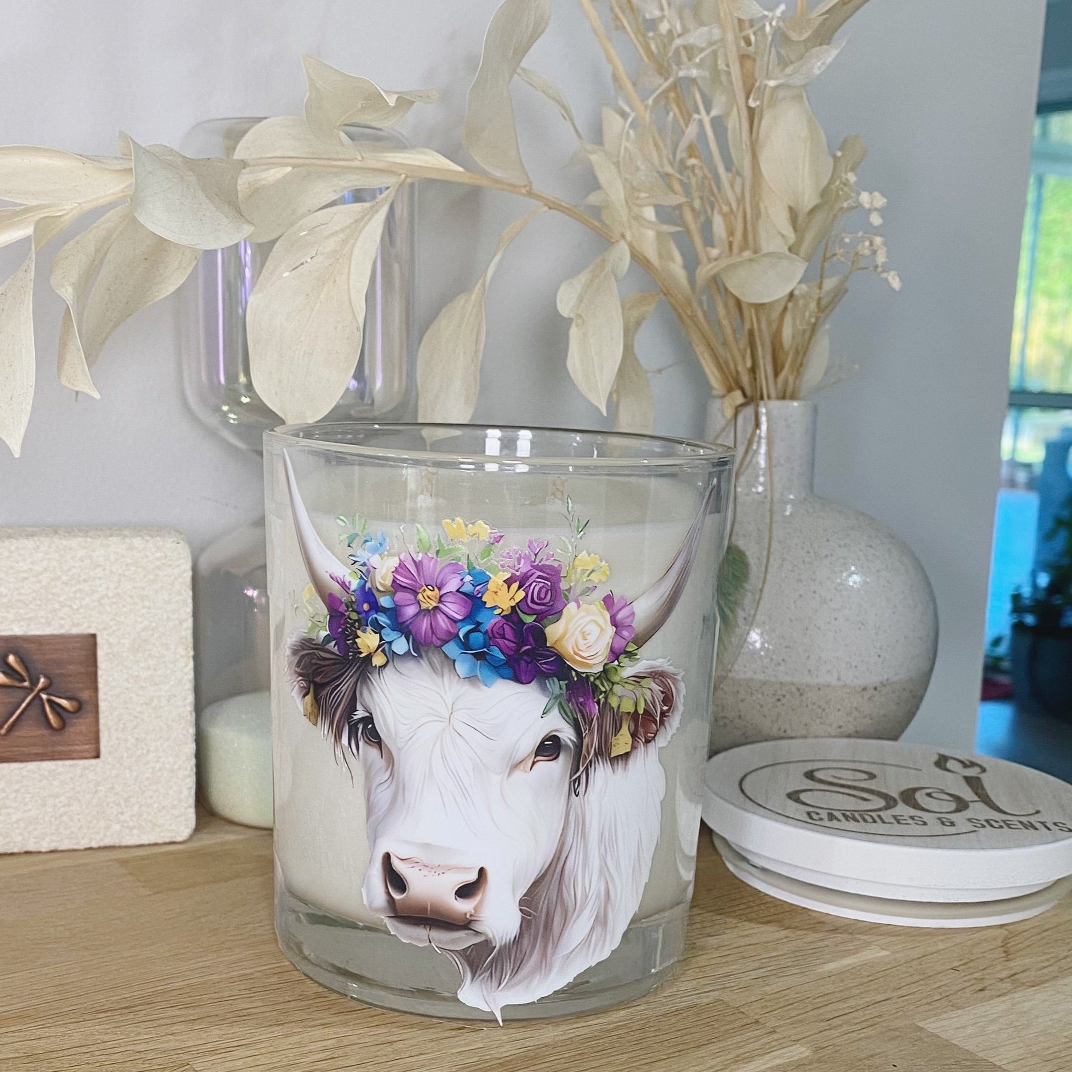 Highland Cow White & Gray Floral Candle_Sol Candles & Scents