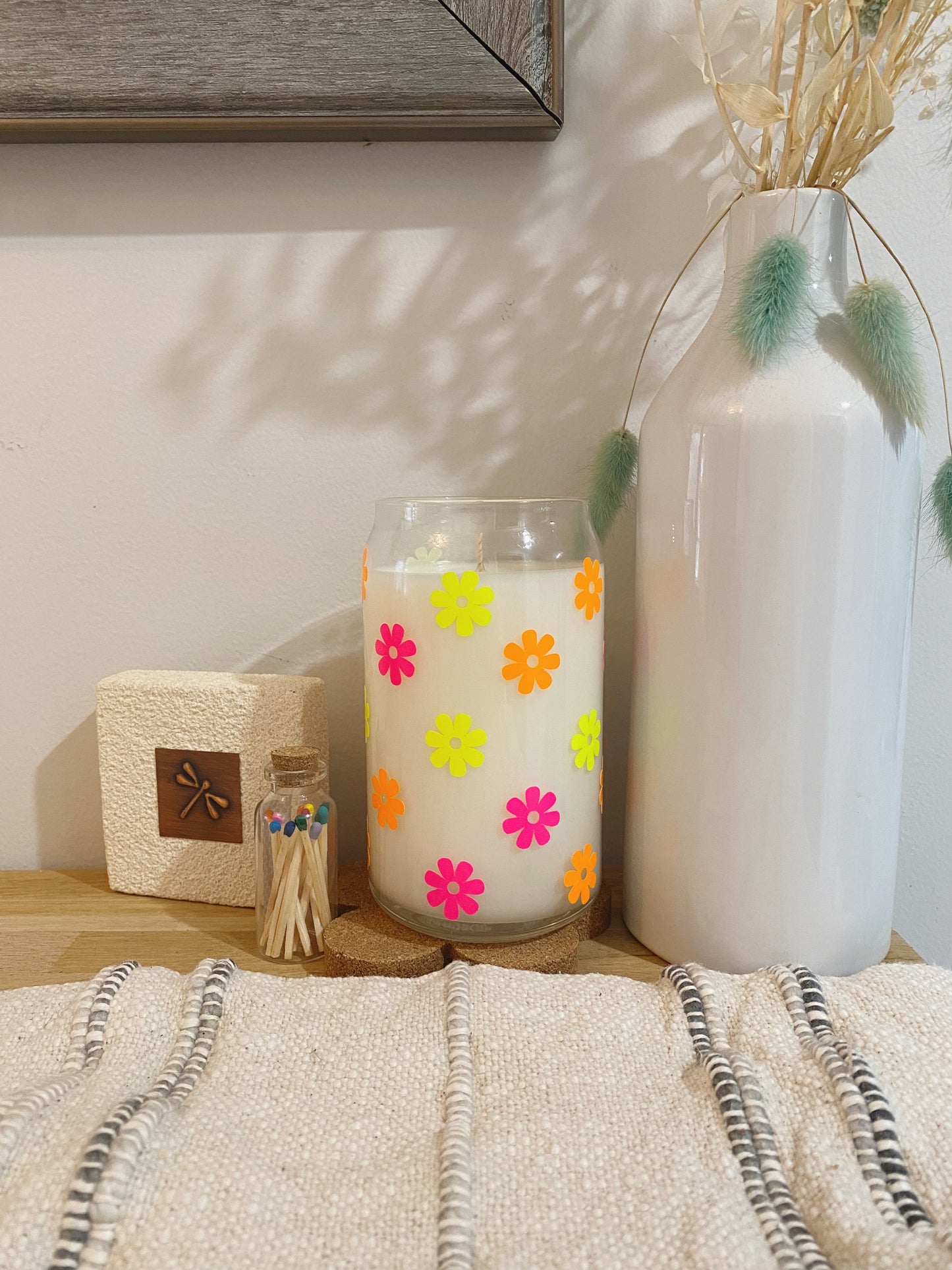 Fluro Daisy Candle_Sol Candles & Scents