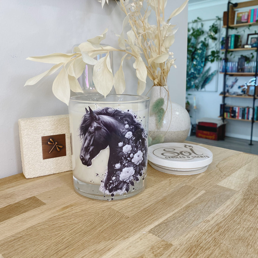 Black Horse Floral Xlarge Candle_Sol Candles &amp; Scents