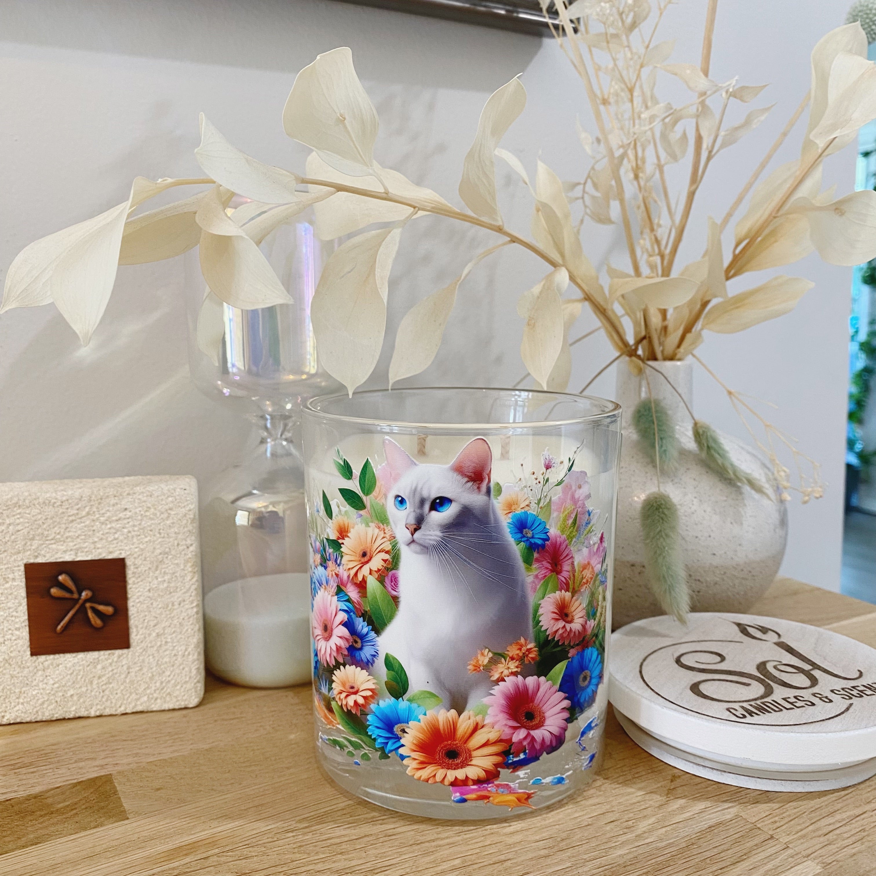 Cat White Floral Xlarge Candle_Sol Candles &amp; Scents