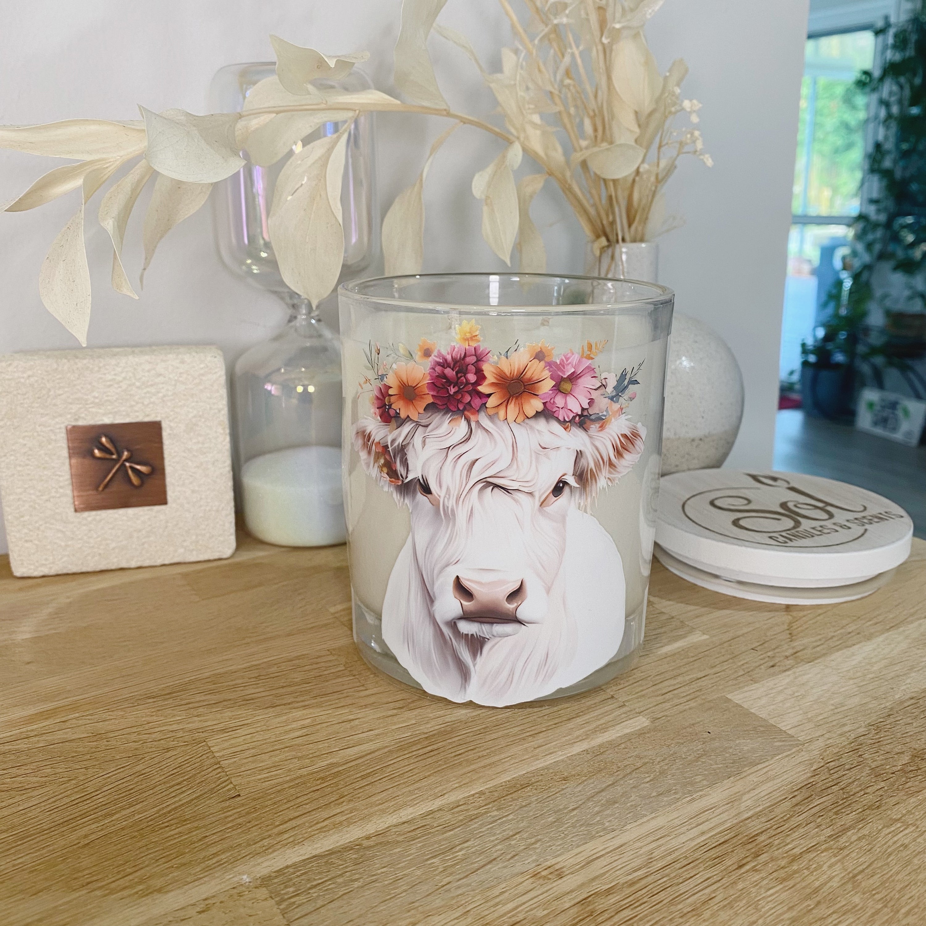 Highland Cow White Floral Candle_Sol Candles &amp; Scents