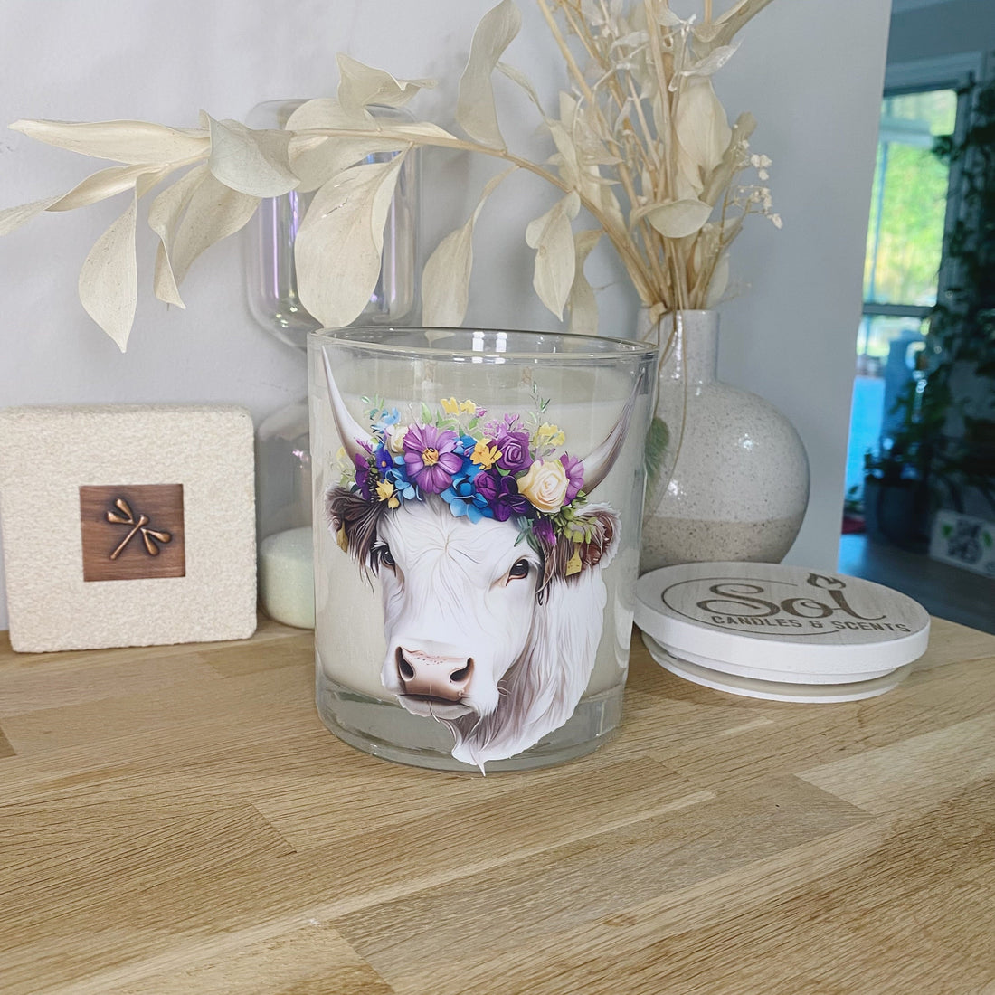 Highland Cow White &amp; Gray Floral Candle_Sol Candles &amp; Scents
