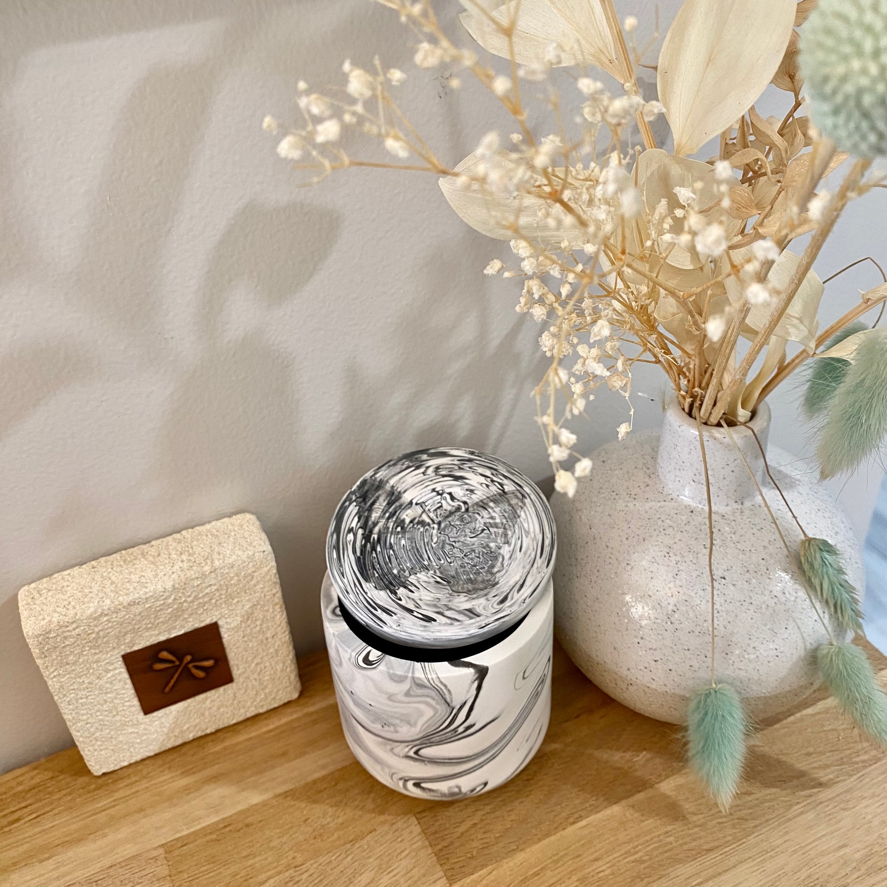 Jessa Eco Black Medium Candle