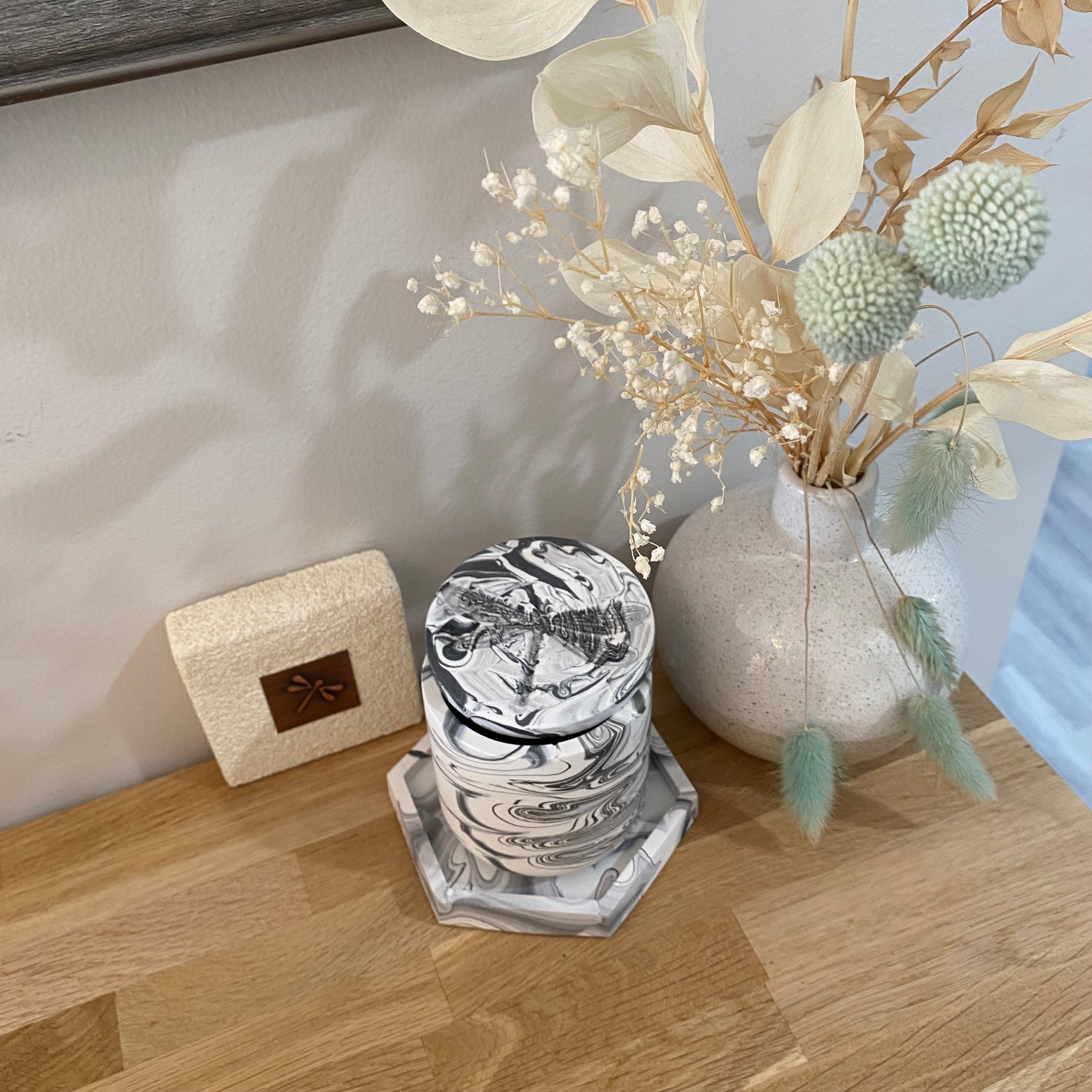 Jessa Eco Black Medium Candle