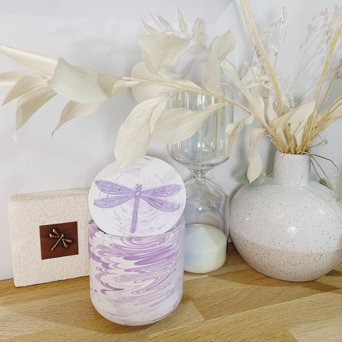 Jessa Eco Purple Medium Candle_Dragonfly